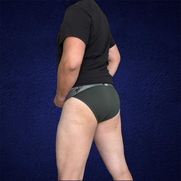 Men’s Briefs - Picture 2 of 3